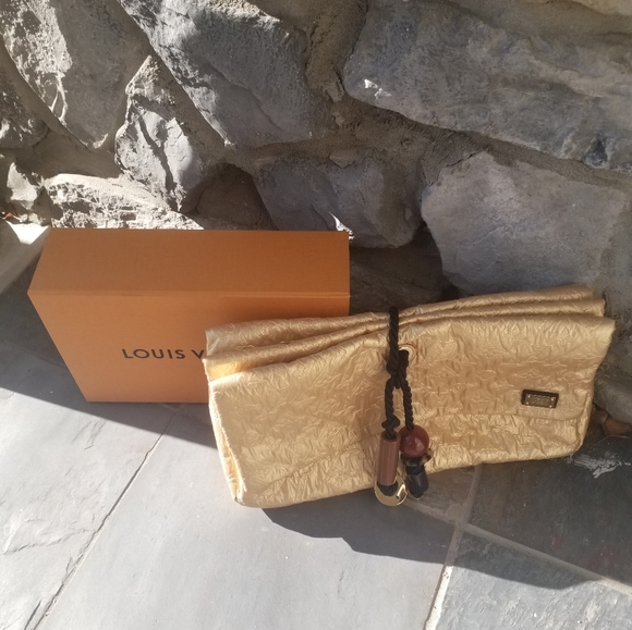 Sale ❤Louis Vuitton Clutch❤ - Picture 3 of 10